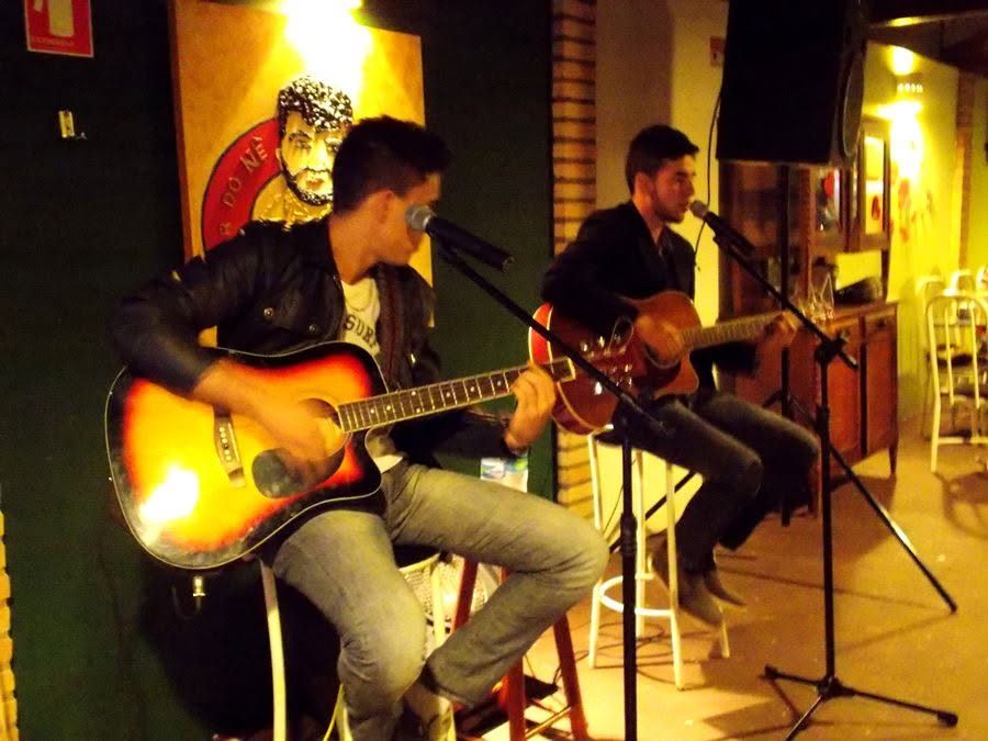 Primeiro show de Léo Augusto e Eduardo no Bar do Nê em Catanduva